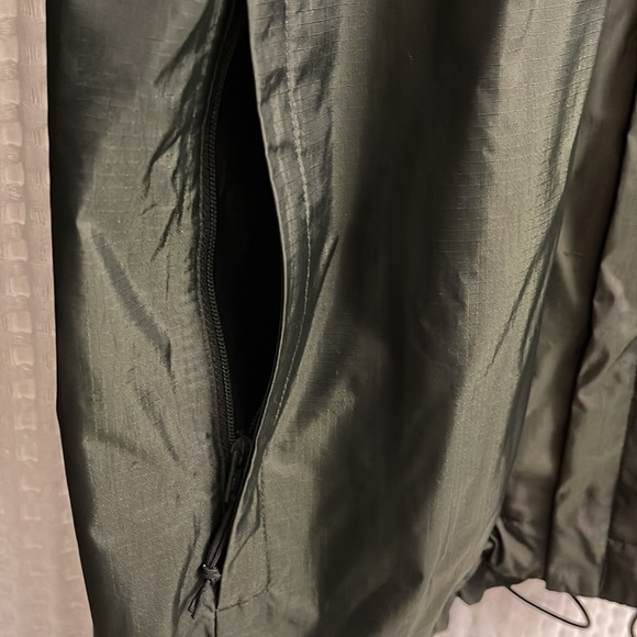 Mens Under Armour Windbreaker - Picture 4 of 9